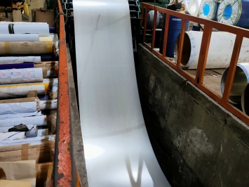 NHÔM CẮT TỪ CUỘN RA TẤM